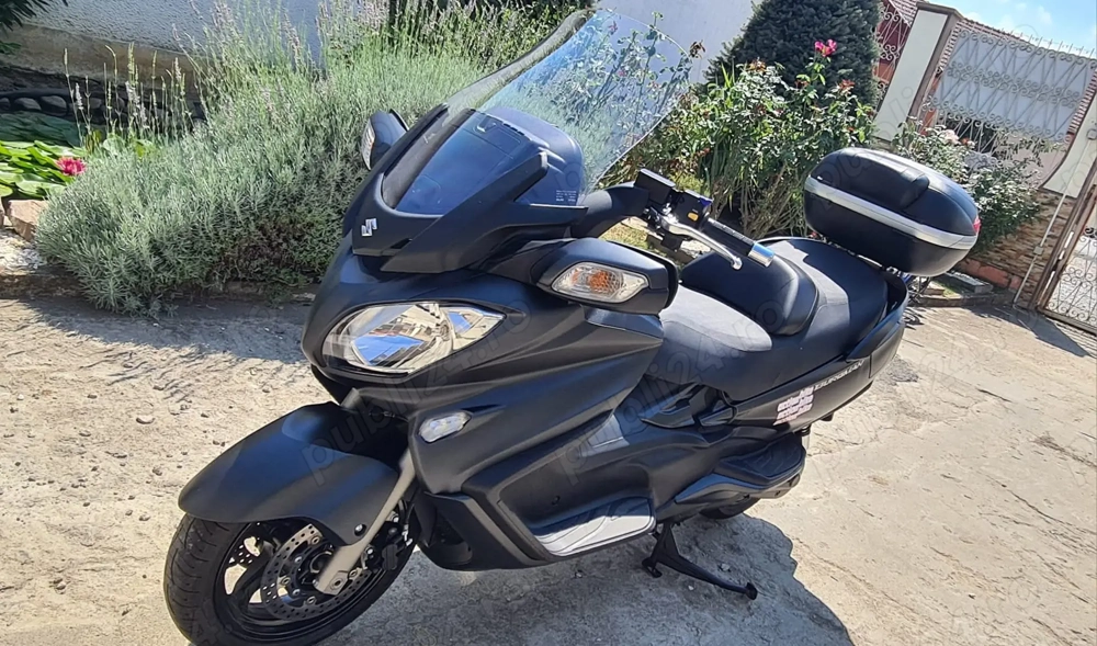 Suzuki burgmann  650 cc executive doar 21.000 km full service