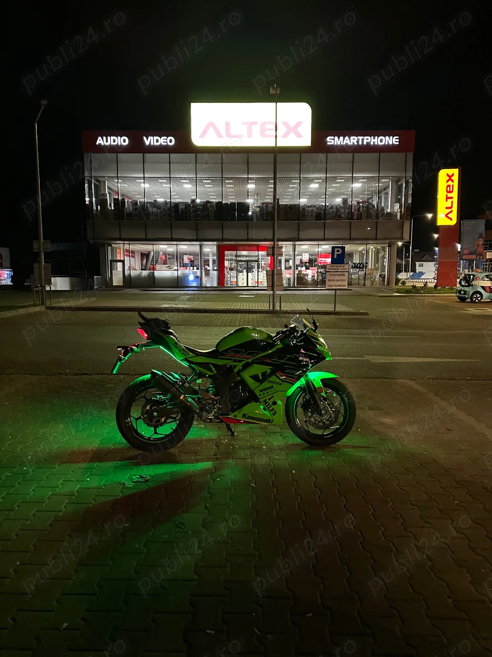 Kawasaki Ninja 125   2024 | Stare foarte bună | (Pops & Bangs) A1