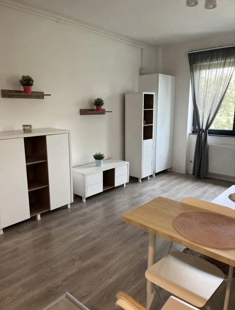 Prima inchiriere- Apartament 2 camere lux, centrala proprie, parcare inclusă