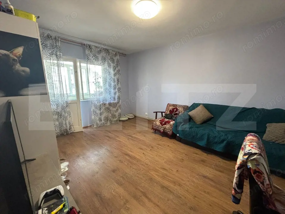 Apartament 4 camere, decomandat, 80 mp, zona Galata