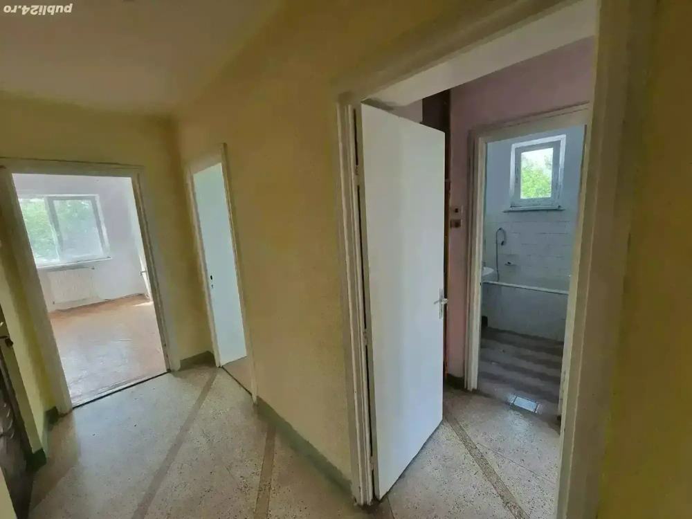 A 37  Liceul sanitar ,Apartament 3 camere confort 1   