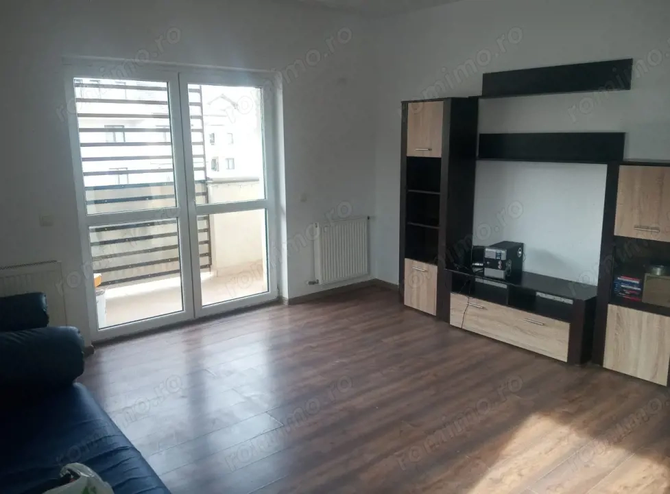 Vânzare apartament 2 camere -Tractorul | Parcare | Luminos