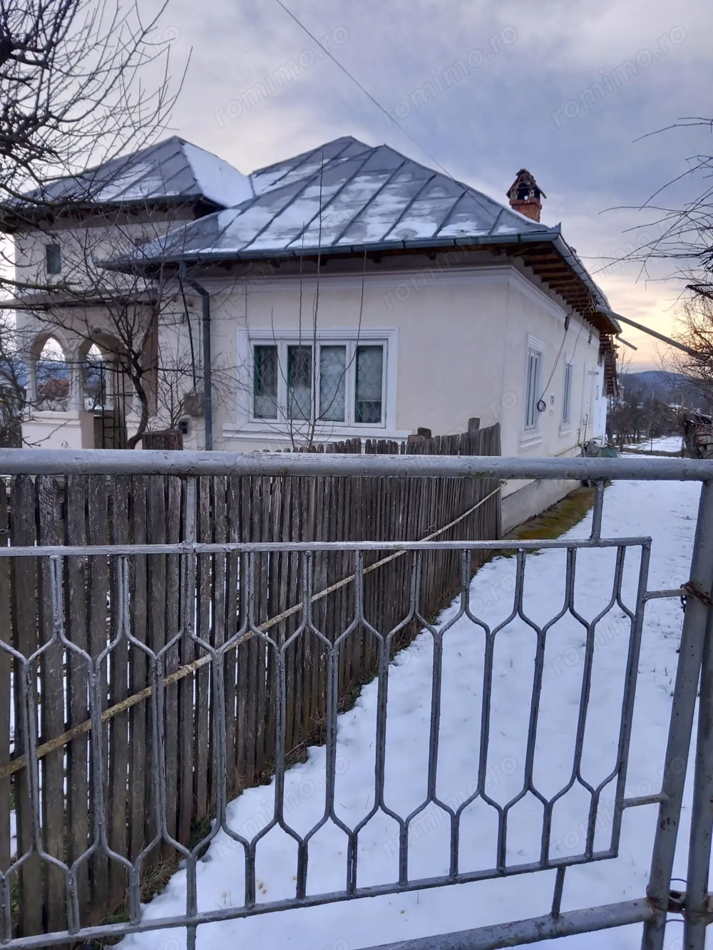 Casă de vânzare în centrul comunei Stâlpeni- Jud.Arges