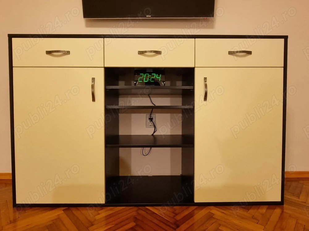 Comoda TV cu dulapuri, sertare si rafturi