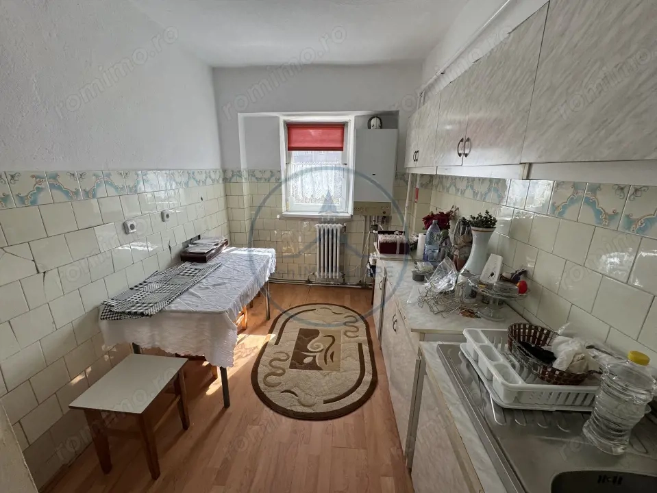  Apartament 3 camere, 2 băi , etaj 3/6- zonă excelentă Andrei Mureșanu 