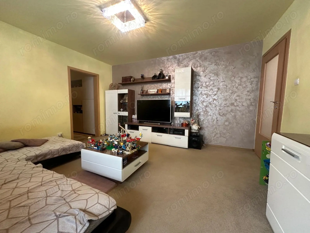 3 camere | centrala proprie | boxa | mobilat si utilat | zona excelenta |