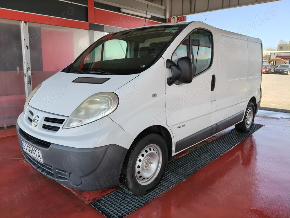 Autoutilitară Nissan primastar Renault trafic 
