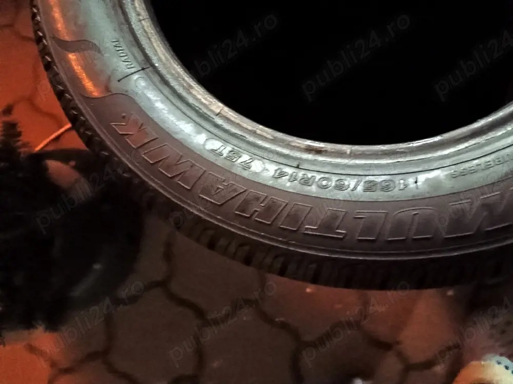 Vând cauciucuri auto 