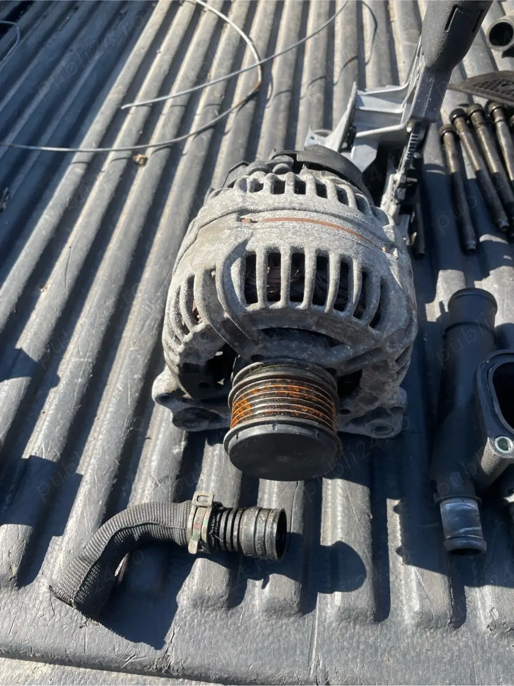 dezmembrez motor 1.9 tdi bxe 212 mii km plus piese interior jetta