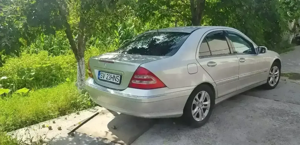 Vând Mercedes Benz 