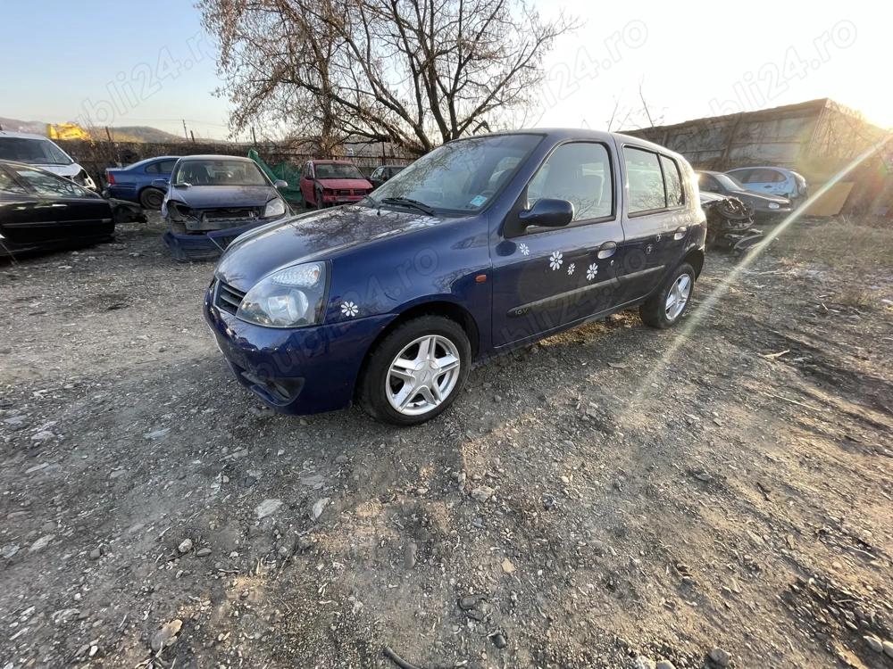 Dezmembrez Renault Clio II 1.2 16V 75CP