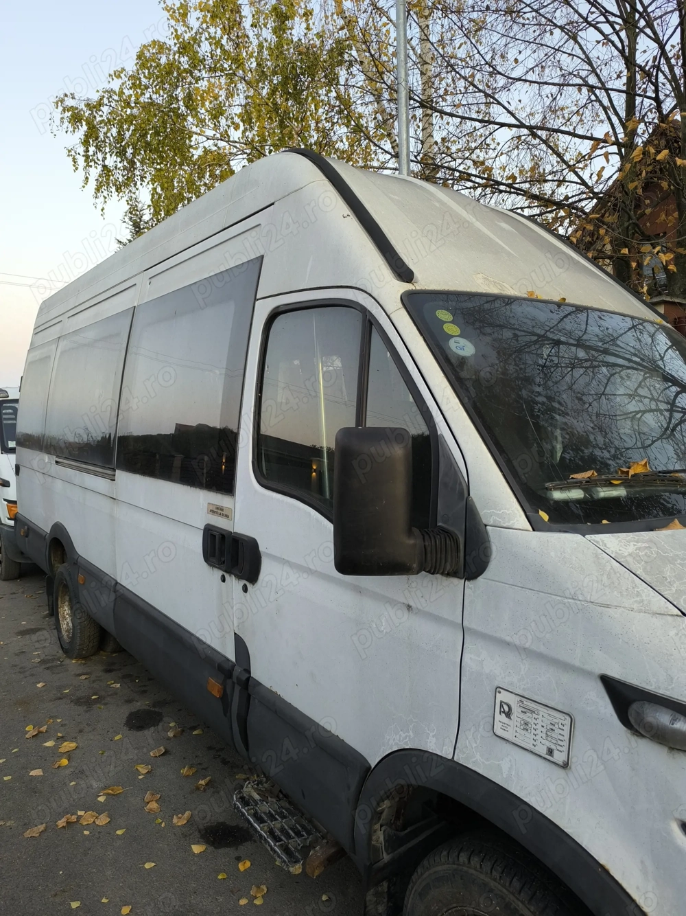 Microbuz Iveco daily întreg pentru piese,