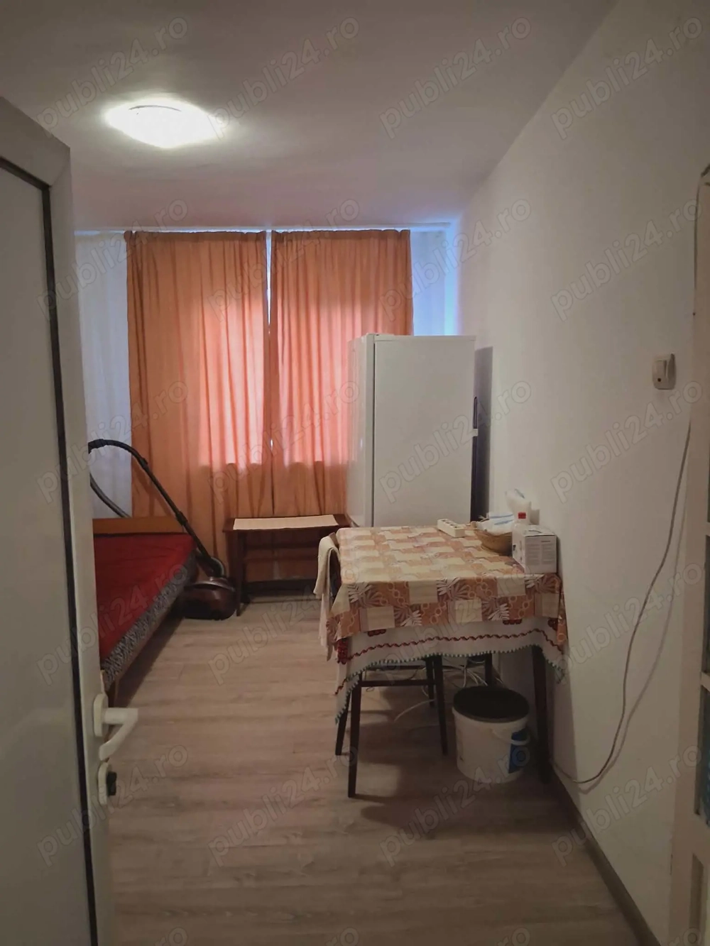 Razboieni-garsoniera de vanzare stradala