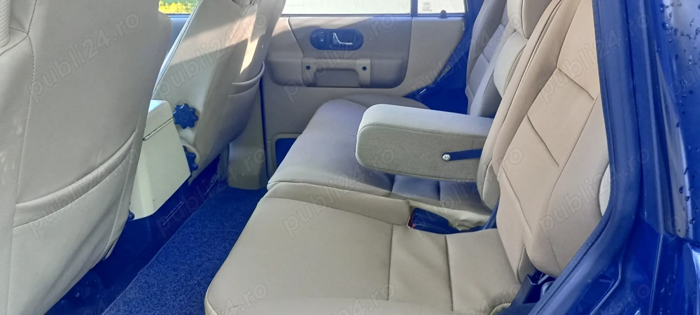 Vând Land Rover Discovery 2 unic proprietar 280000 km reali mai multe detalii tef 