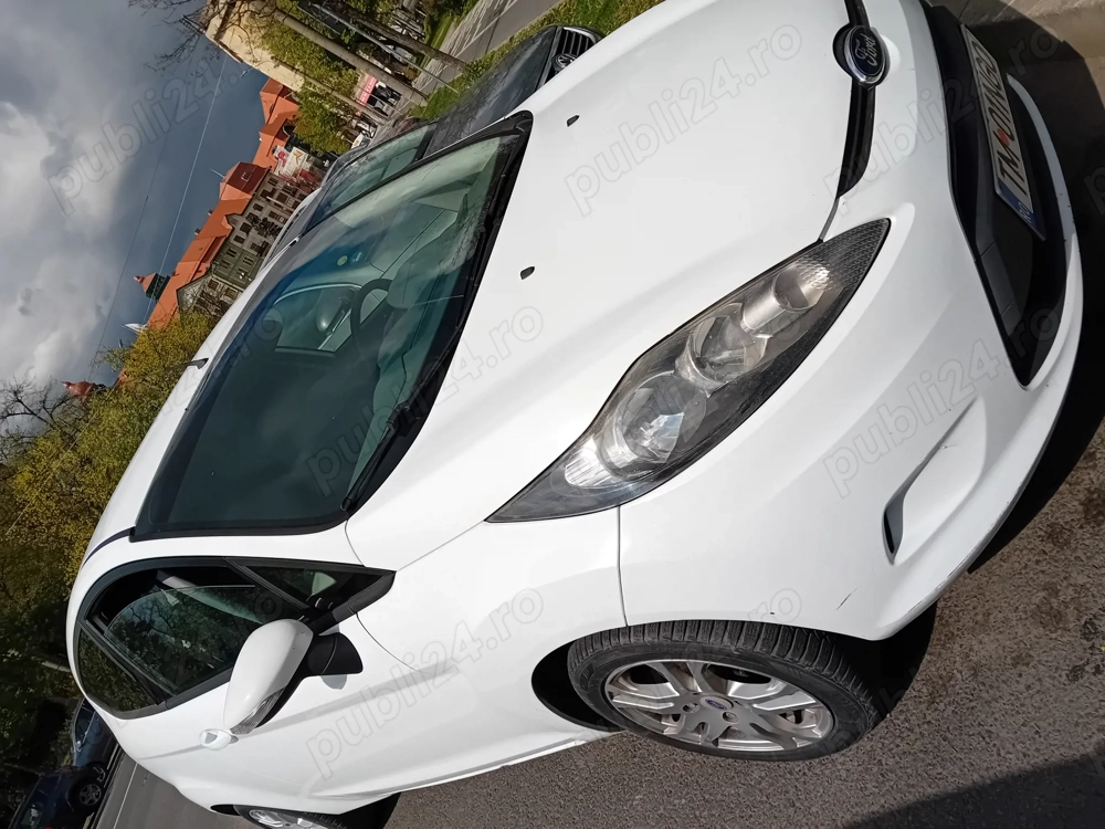 Vand ford fiesta 1.4 tdci 2010 autoutilitara