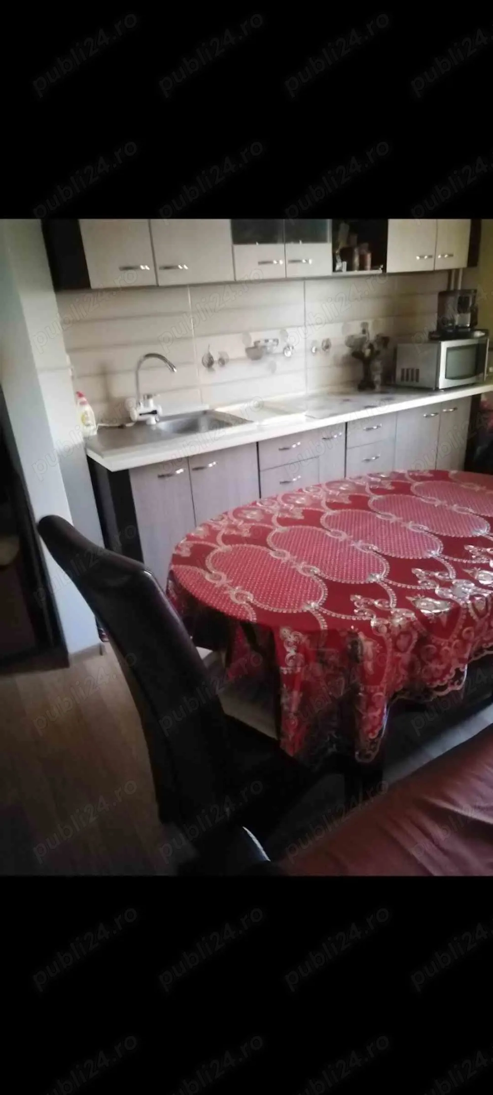 Apartament cu 2 camere etaj 3, mobilat și utilat.