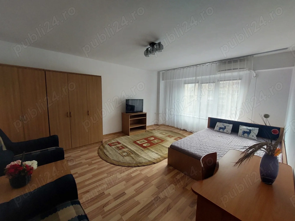 Particular, inchiriez garsoniera - bd. Mircea Voda langa Camera de Comert (zona Unirii)