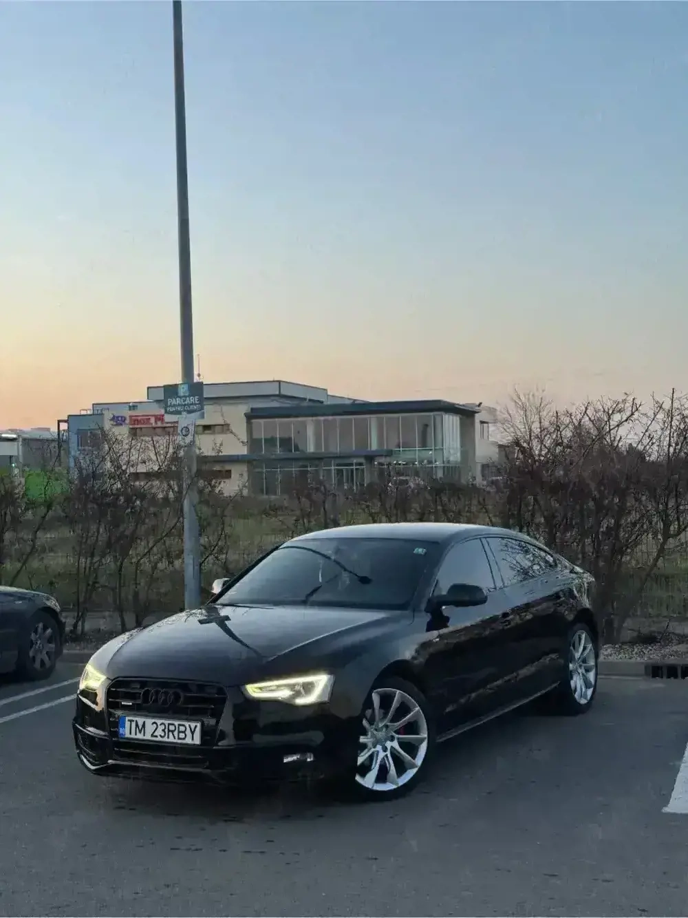 Audi A5 quattro S tronic S-Line 190hp distronic lane assist keyless