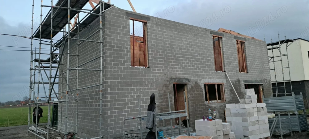 Muncitor,, SERIOS   Caut în construcții plata la zi 