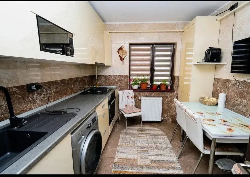 C5 - 3 camere, renovat complet, mobilat si utilat, parcare privata