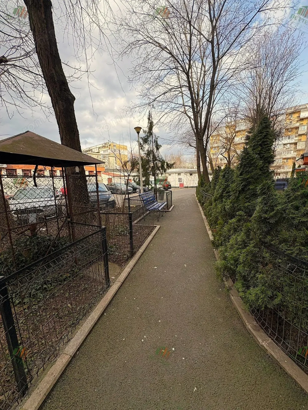 Apartament 3 camere de vânzare   Sector 4, Piața Sudului