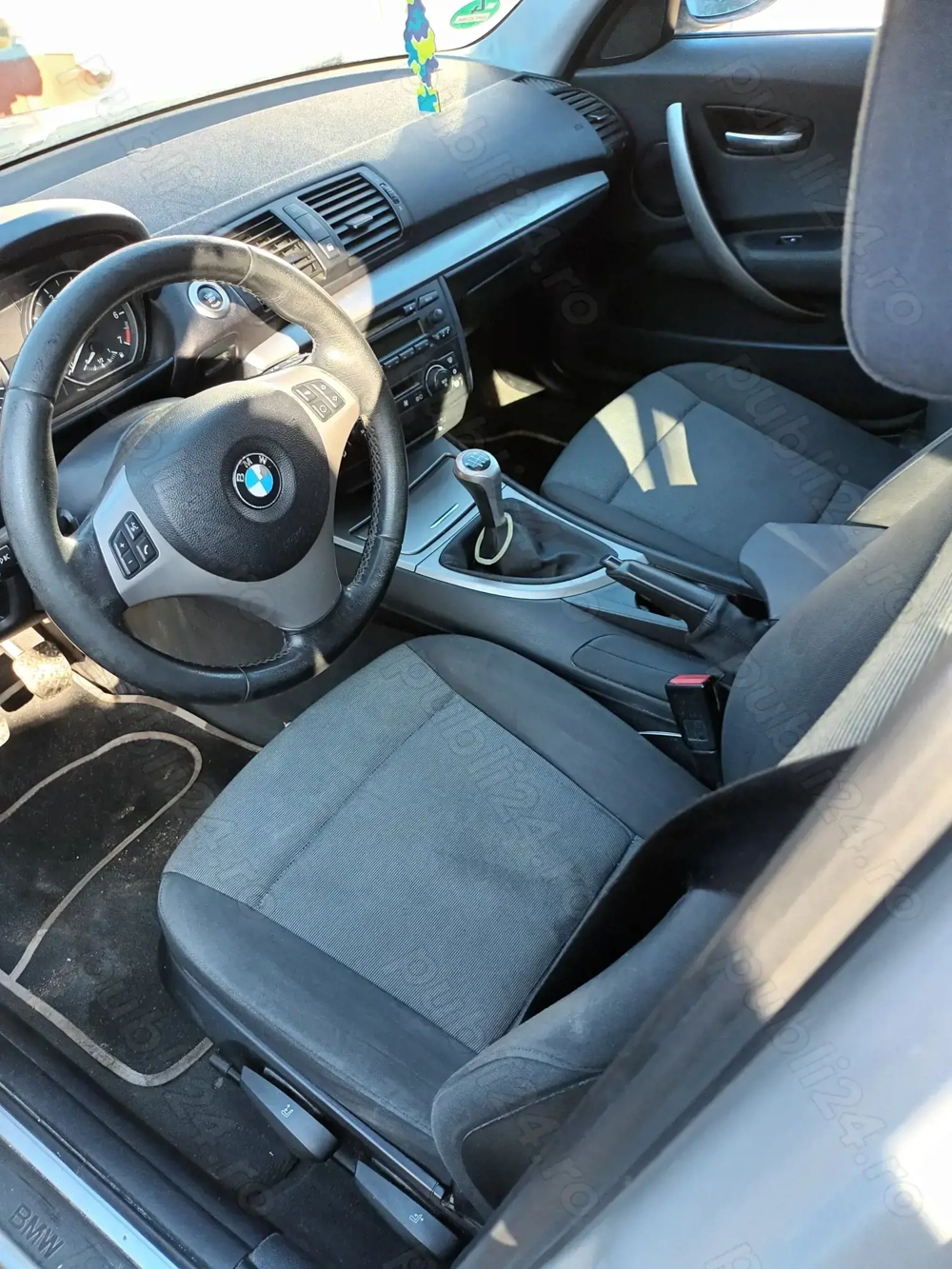 Bmw seria 1 an 2006 1.6 benzina detali la telefon 1350 de euro 