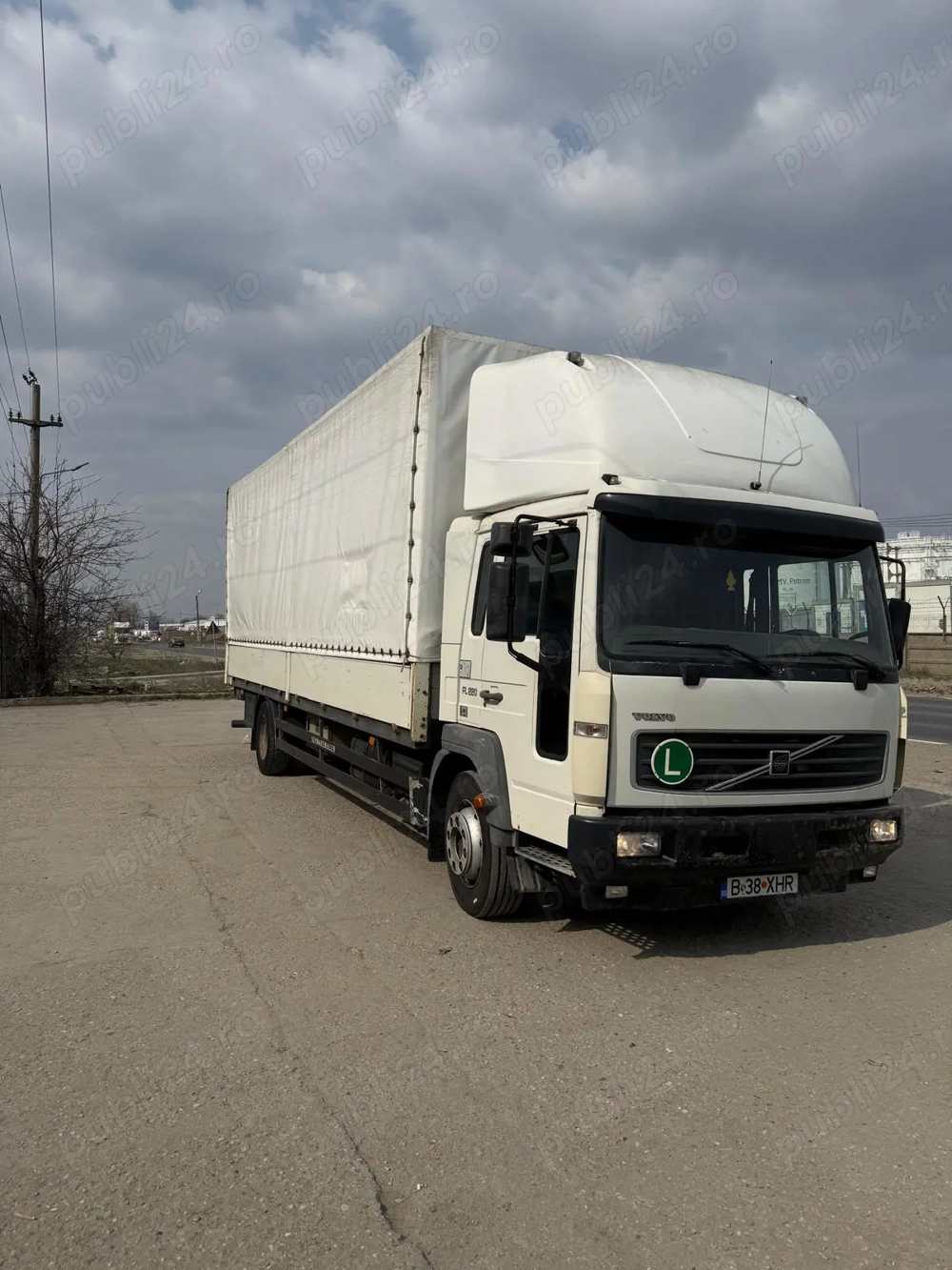 Camion Volvo FL220 12Tone