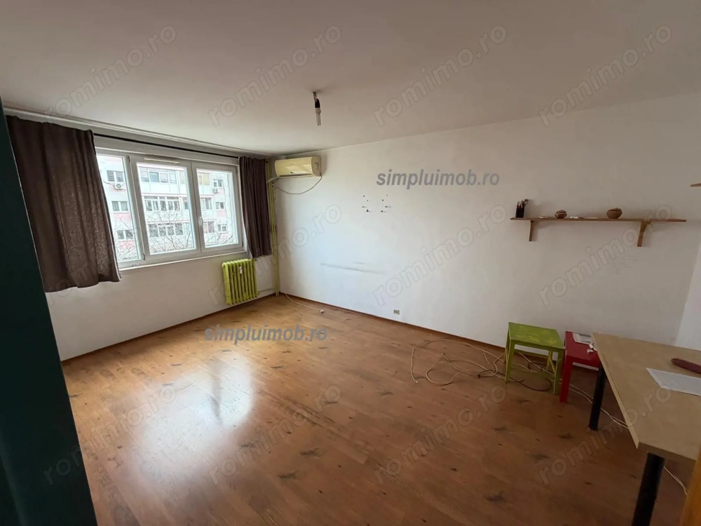 Decomandat 2 Camere Metrou 1 Decembrie 1918