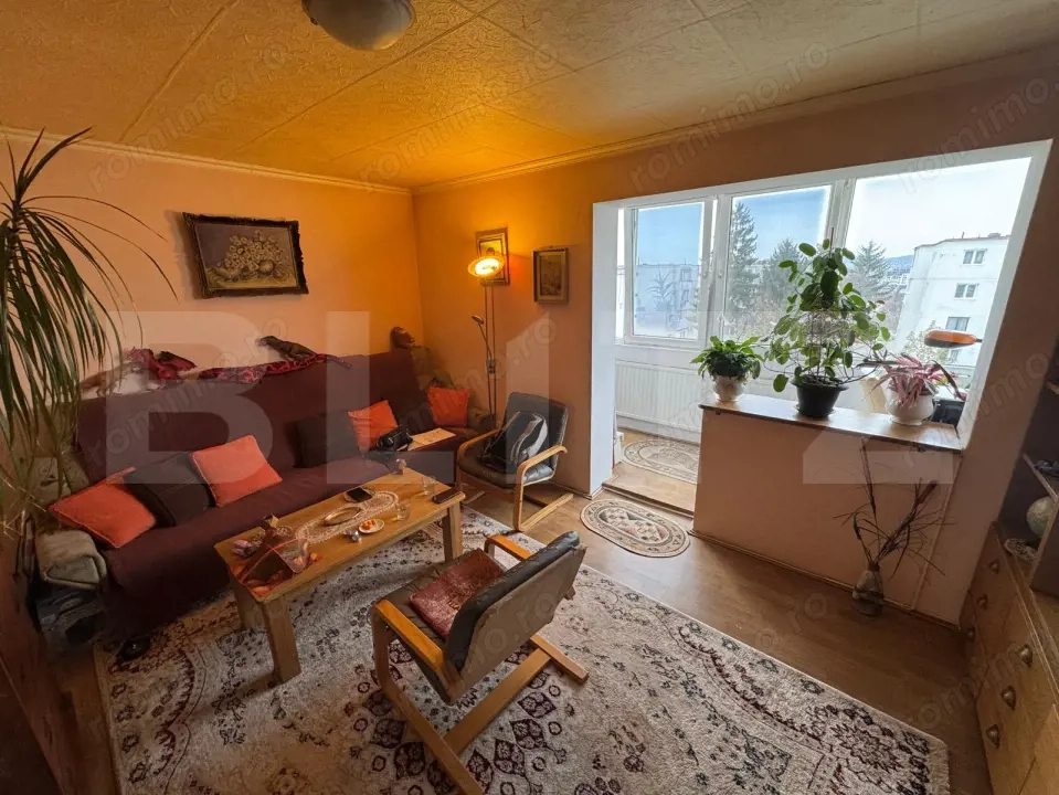 Apartament 3 camere, 49 mp, zona Dâmbu Pietros