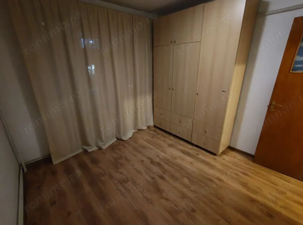 Apartament 3 camere, etaj 3/4, centrala proprie, bloc reabilitat, Titan