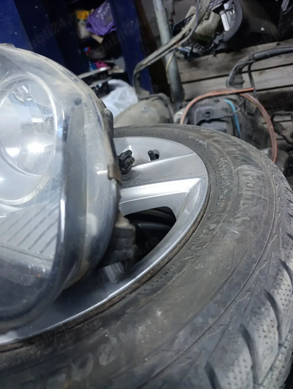 Faruri xenon Volkswagen Golf 5 