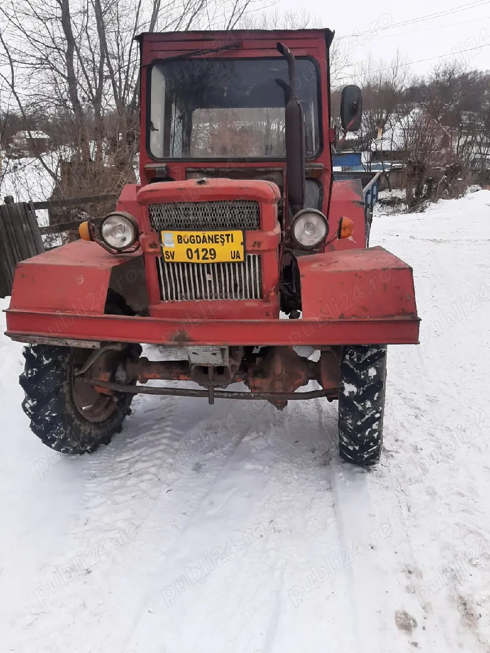 Vând tractor DT 445 + accesorii