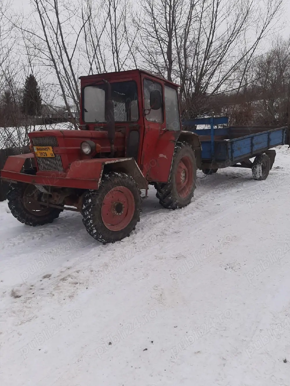Vând tractor DT 445 + accesorii
