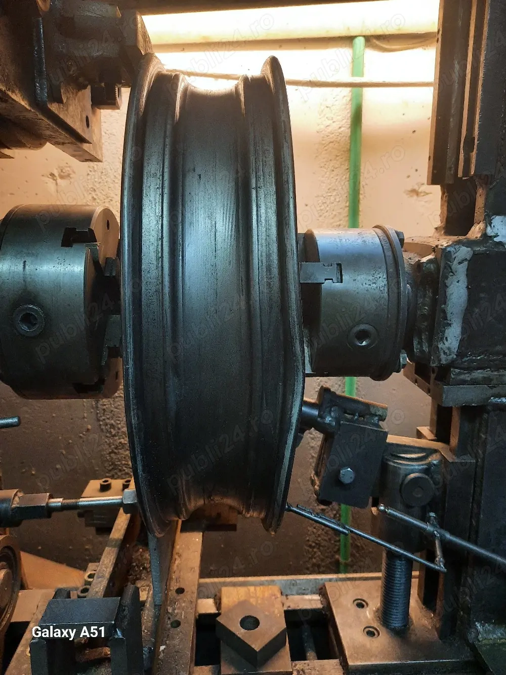 Sudez pe argon și îndrept jante moto profesional 