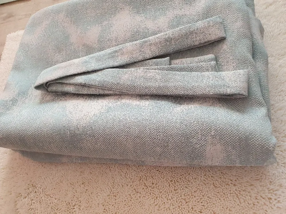 Vând 2 bucati draperii 