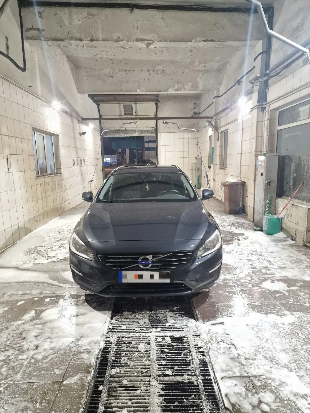 Volvo V60 2015 1.6 D, 115 cp