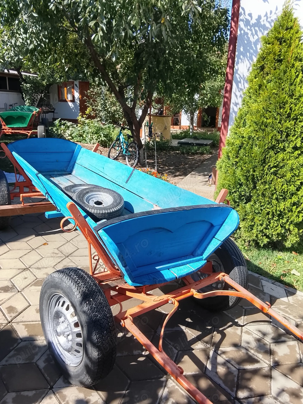 Vând căruță foarte ușoară pentru ponei sau cal