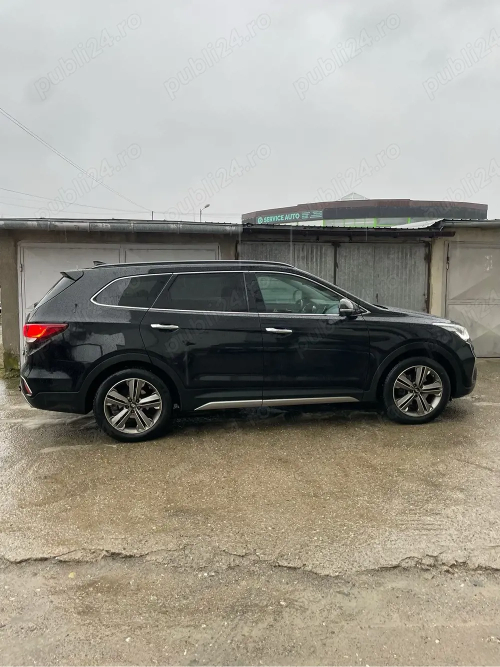    Hyundai Grand Santa Fe 2018   7 locuri   Full opțiuni    2.2 CRDI