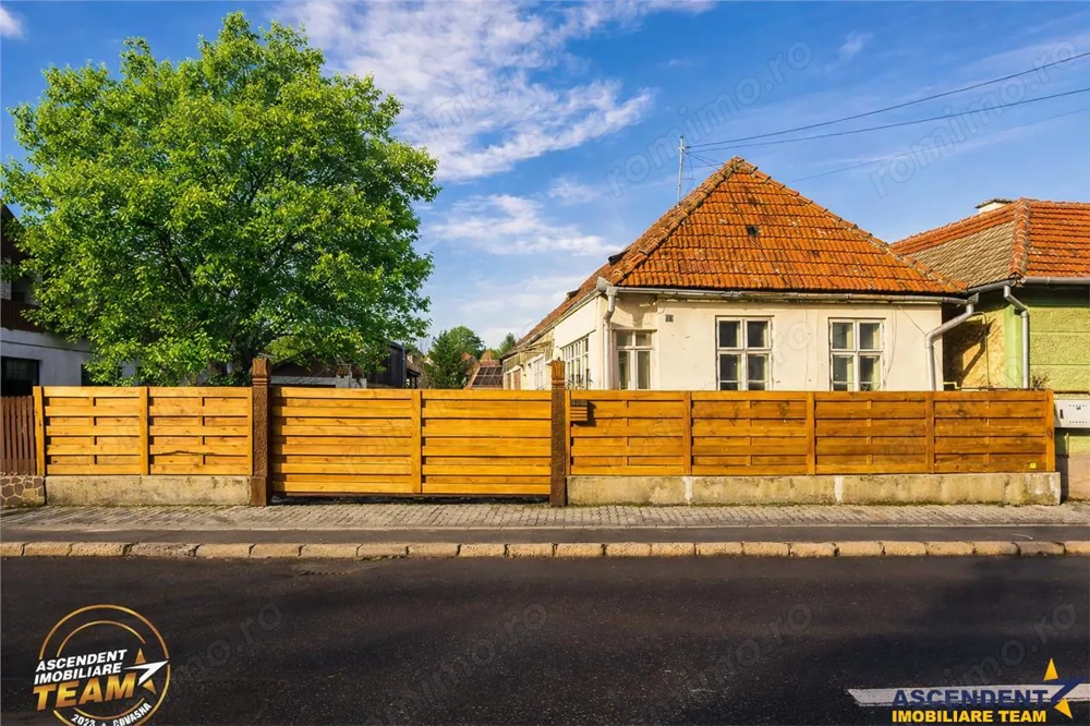 Casa din lemn, teren 384 mp: oportunitate de renovare, Simeria, Covasna