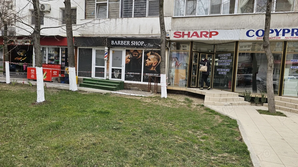 Ofer pentru închiriere spațiu comercial pe B-dul Cosminului 