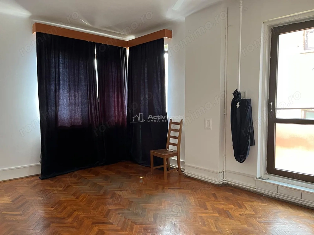 Casa situata ultracentral, pretabila pentru sediu de firma clinica stomatologica, notariat, birouri