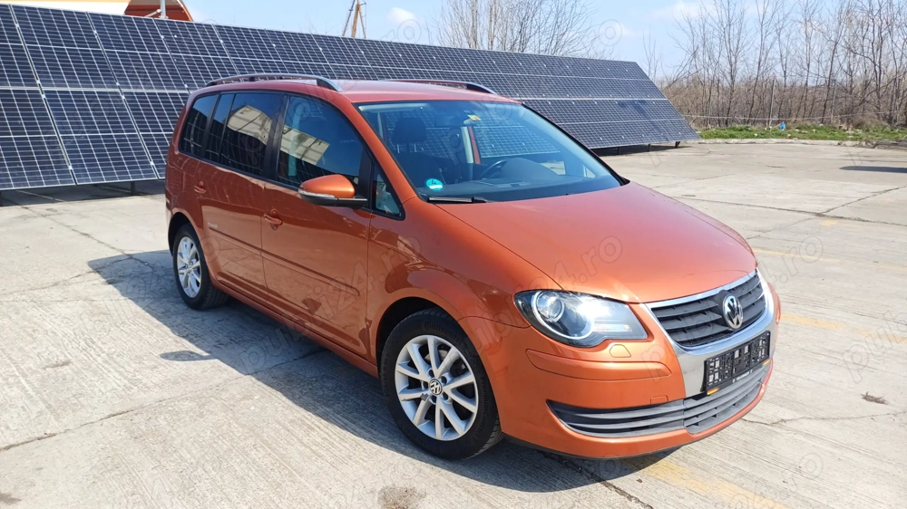 Vw touran 1.9 tdi 105 cai ,6 trepte ,freestyle ,clima,pilot,navigatie Import Germania 
