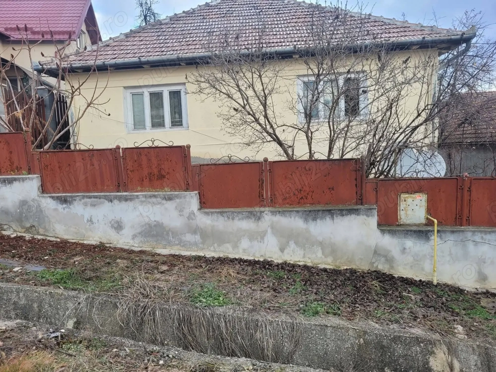 Proprietar vând casa!