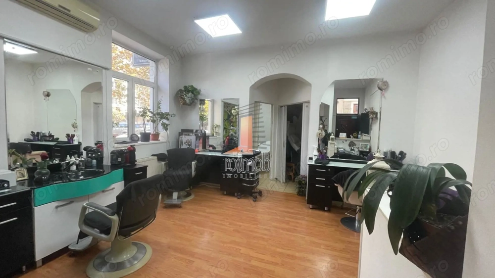 Stefan cel Mare, parter de vila, 2 camere, birou
