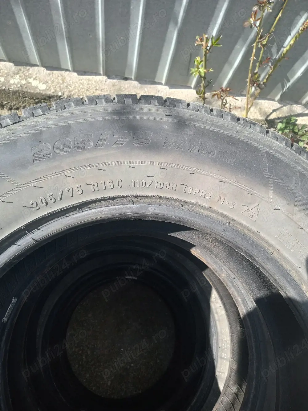 De vânzare,5 cauciucuri,205/75 R 16 C se mai pot pune pe căruță trasă de cai sau p monoaxa d tractor