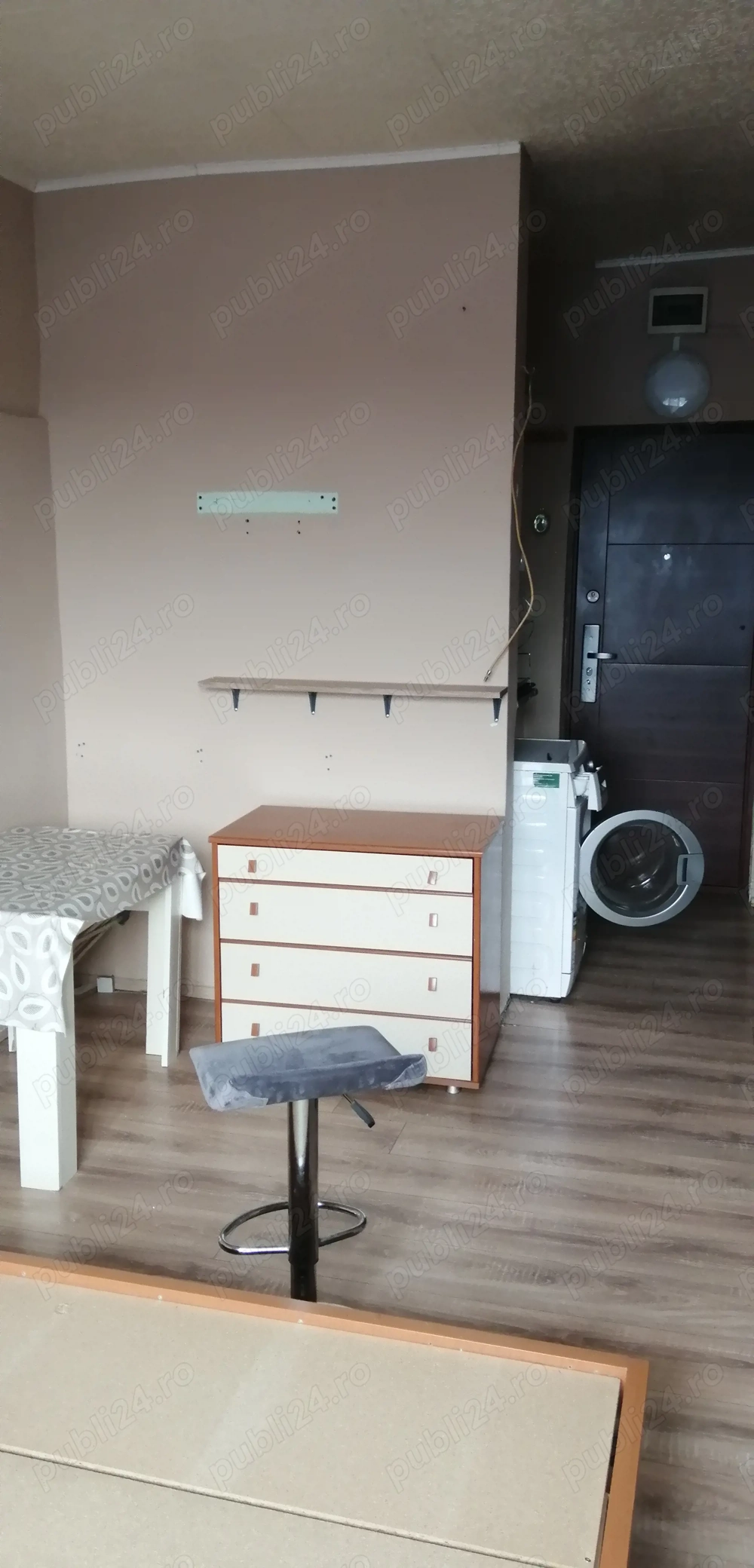 Închiriez garsoniera 23 mp