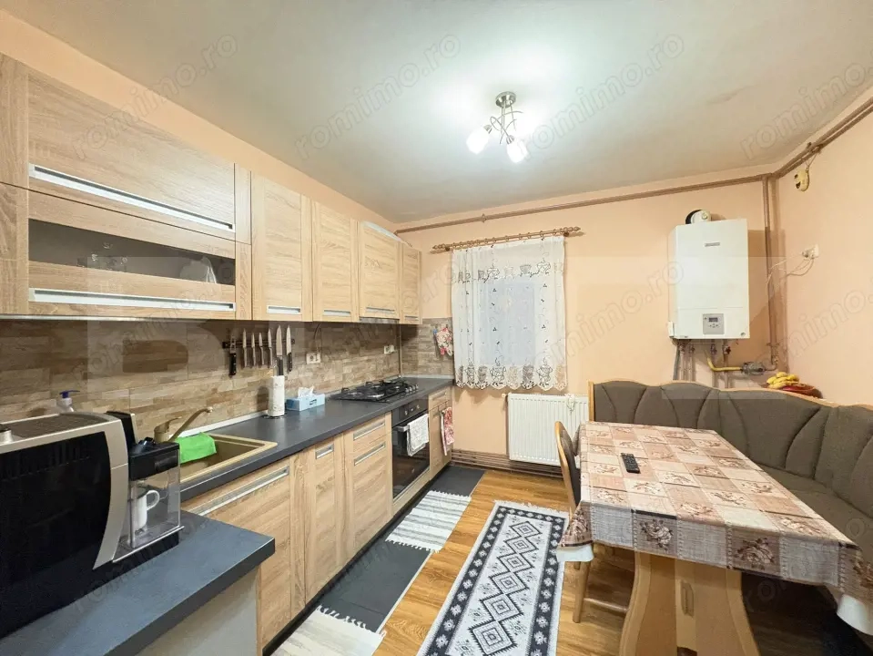 Apartament 3 camere, 65 mp, zona AEM 