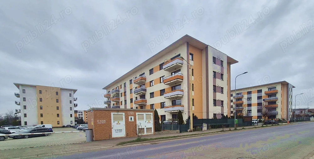 Zona Tractorul, apartament decomandat 2 camere si parcare, disponibil imediat.