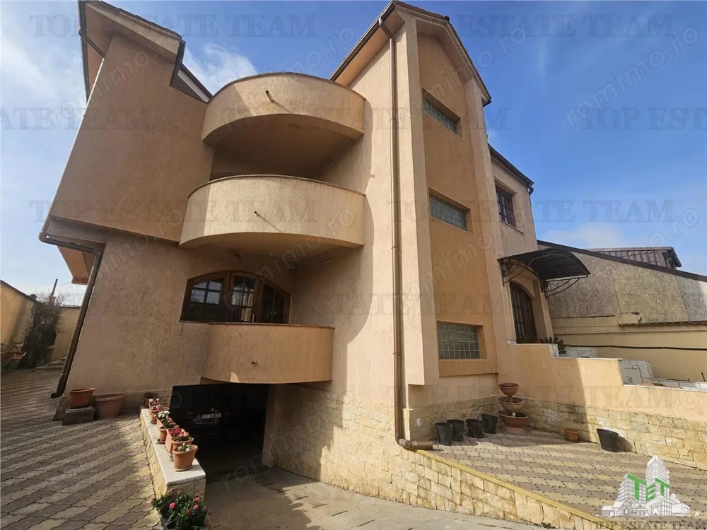 Casa 7 camere, foarte frumoasa si spatioasa - zona Km 4- 5