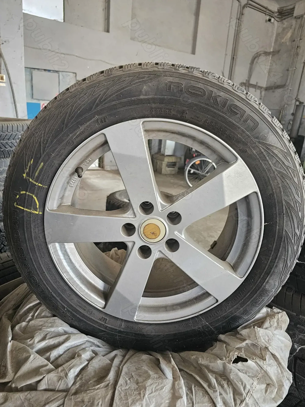  4 anvelope de iarnă Nokian, cu jante aliaj 18"